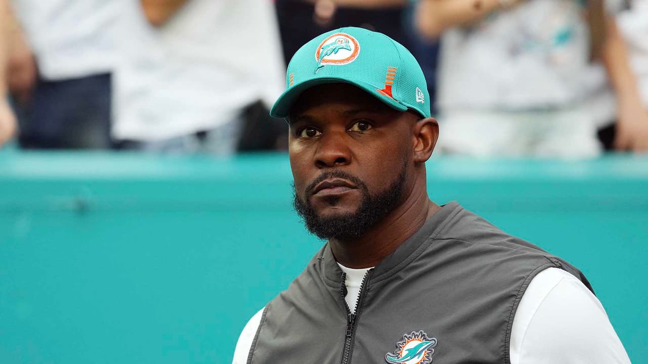 ¡Fuera! Dolphins corre de manera sorpresiva a Brian Flores como HC