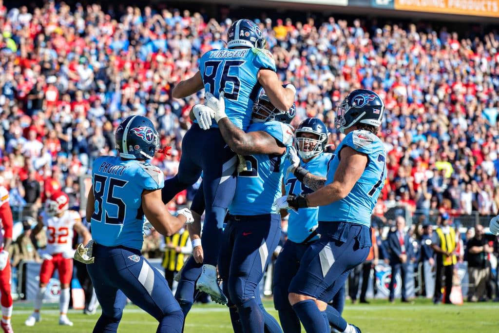 Kansas City 32-35 Tennessee. Los Titans remontan a los Chiefs y consuman la victoria evitando un gol de campo.