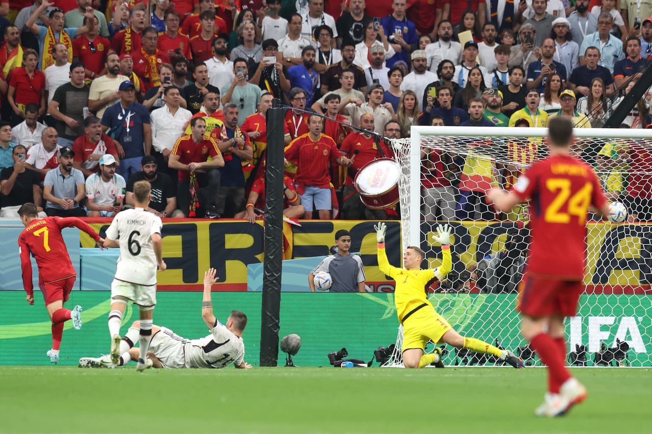 Así fue la definición del delantero que entró de cambio.