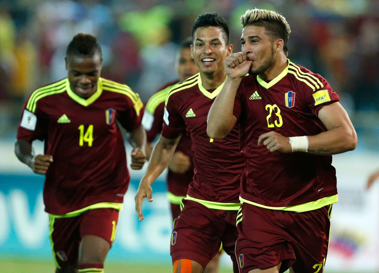 Venezuela aplastó 5-0 a Bolivia y logró su primera victoria en la eliminatoria mundialista