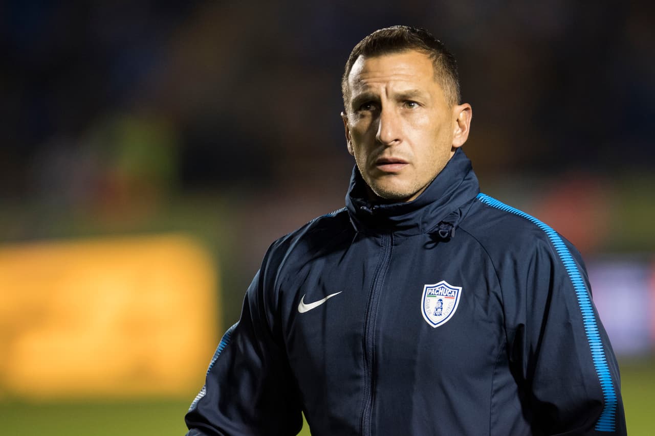 Christian Giménez y Santiago Giménez: el joven de 16 años juega como centro delantero y ya debutó con el primer equipo de Cruz Azul ante Tigres en la Copa Mx.