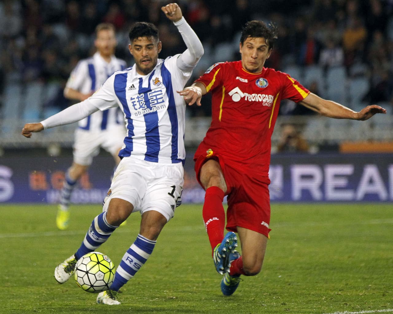 Carlos Vela durante un partido de Liga con la Real Sociedad.