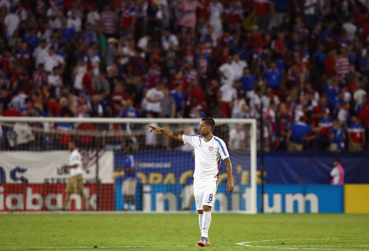 Tras los dos goles anotados por Clint Dempsey en el debut de Estados Unidos con victoria en la Copa Oro 2015 ante Honduras, te presentamos a los 28 jugadores que han marcado múltiples anotaciones en el primer partido de su equipo en las 14 ediciones del máximo torneo de selecciones de la CONCACAF. (Foto: Getty Images).