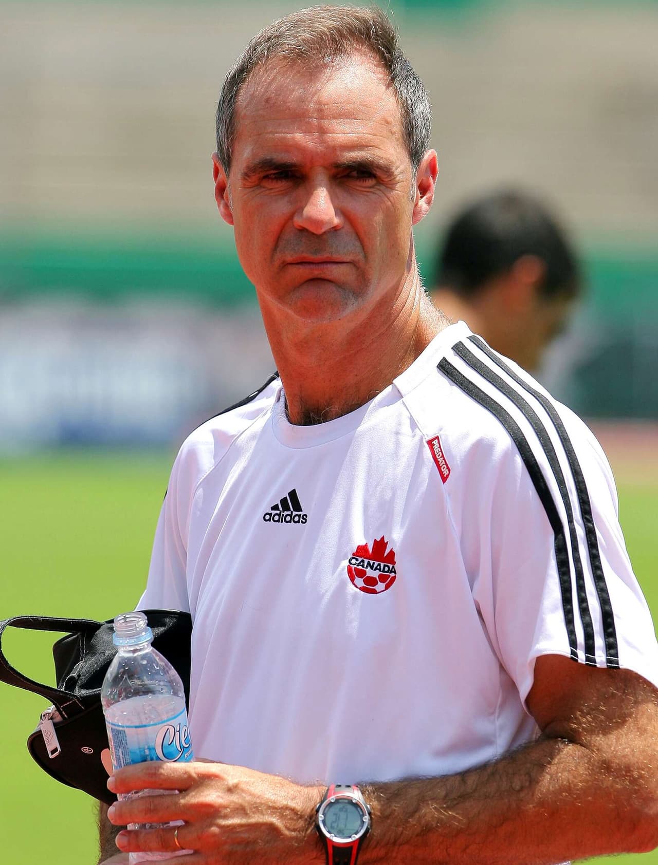 1.- Dale Mitchell (Canadá 2-4 Honduras) (28 de junio 1991).- Justamente en el primer partido en la historia de la Copa Oro se dio el primer doble, Mitchell (en la foto está cuando fue entrenador de Canadá) anotó las dos dianas, al 66 y al 80, que maquillaron la derrota de los de la ‘Hoja de Maple’ ante los catrachos. (Foto: Mexsport).