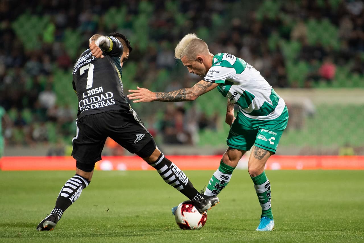 ¡Partidazo en la Comarca Lagunera! Santos vence al León 3-2 con autoridad y dos goles de penal.