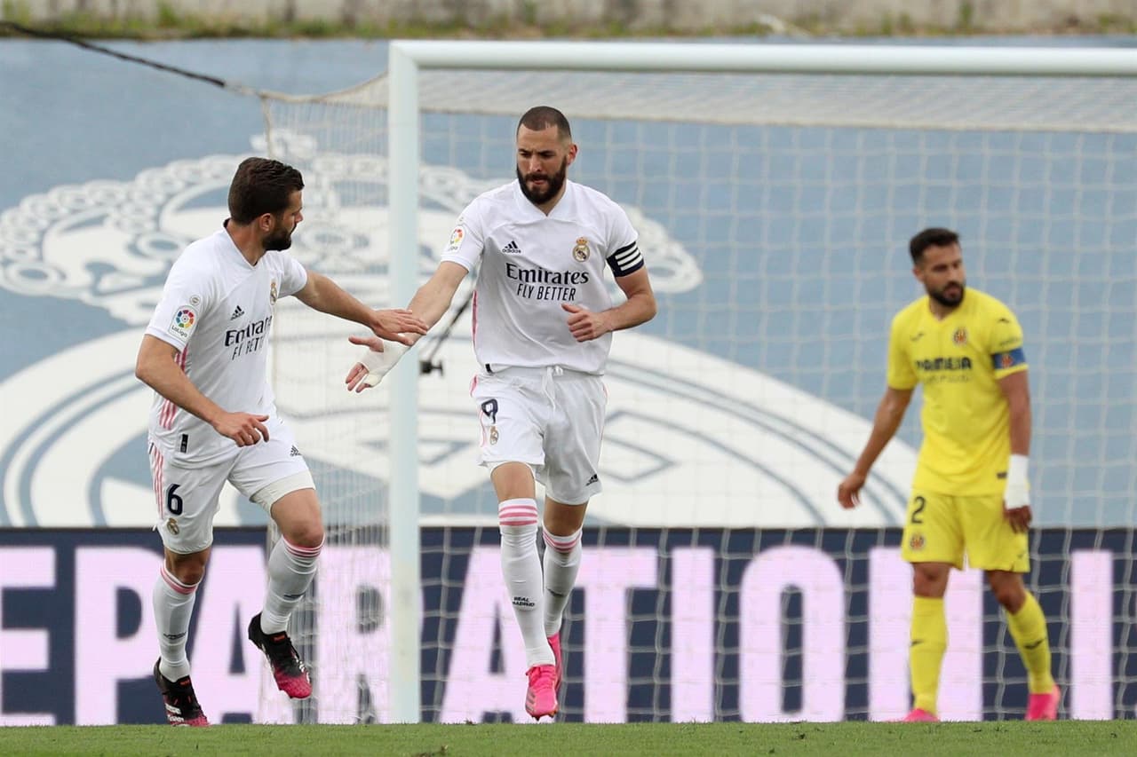 Real Madrid sufre, pero los tantos de Karim Benzema y Luka Modric le dan la remontada 2-1 a los Blancos sobre el Villarreal en los últimos minutos de juego.