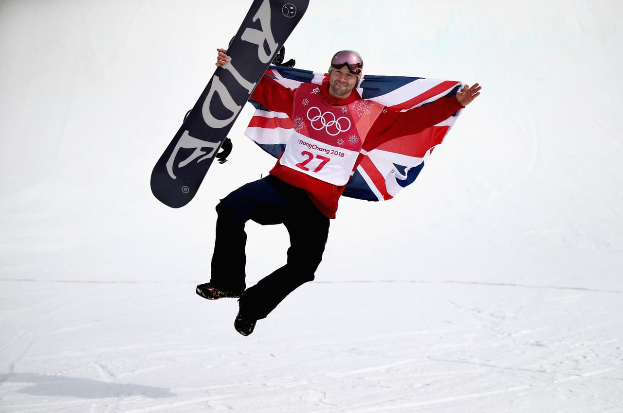 Como otro momento colorido, estuvo el del baile del británico Billy Morgan, medallista de bronce en el 'big air' de snowboard.