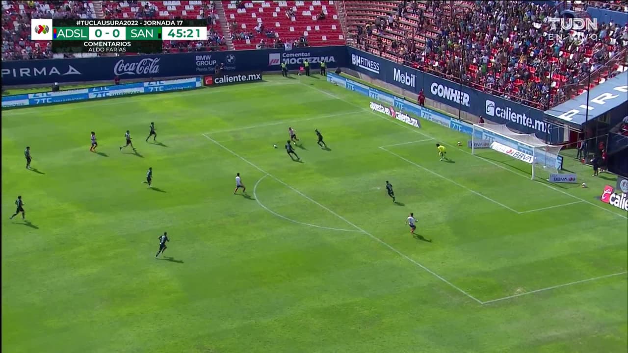 ¡TIRO ATAJADO! disparo por Zahid Muñoz.