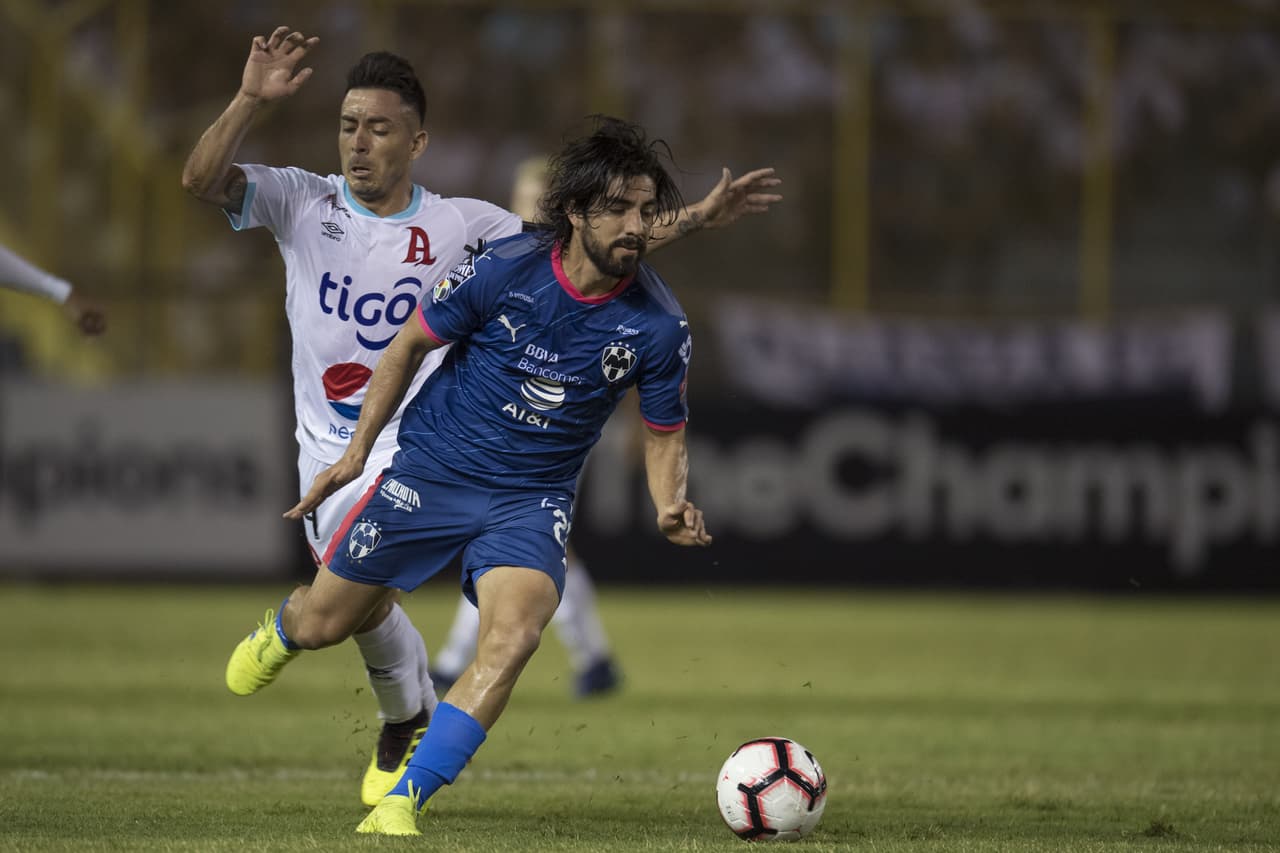 Rodolfo Pizarro estuvo muy participativo pero no logró convertirse en catalizador de los Rayados y lo peor de todo es que el tiempo se estaba agotando. Alianza se estaba saliendo con la suya.