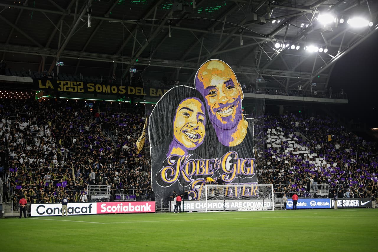 ¡Homenaje emotivo y sentimental tributo a Kobe Bryant! Así se vivió el ambiente en el Banc of California Stadium para el juego entre LAFC y León en la Liga de Campeones de la Concacaf.