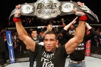 Fabricio Werdum sorprendió y ganó por sumisión a Caín Velasquez