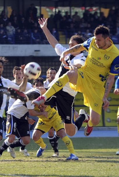 Parma se metió a la casa del Cheivo Verona.