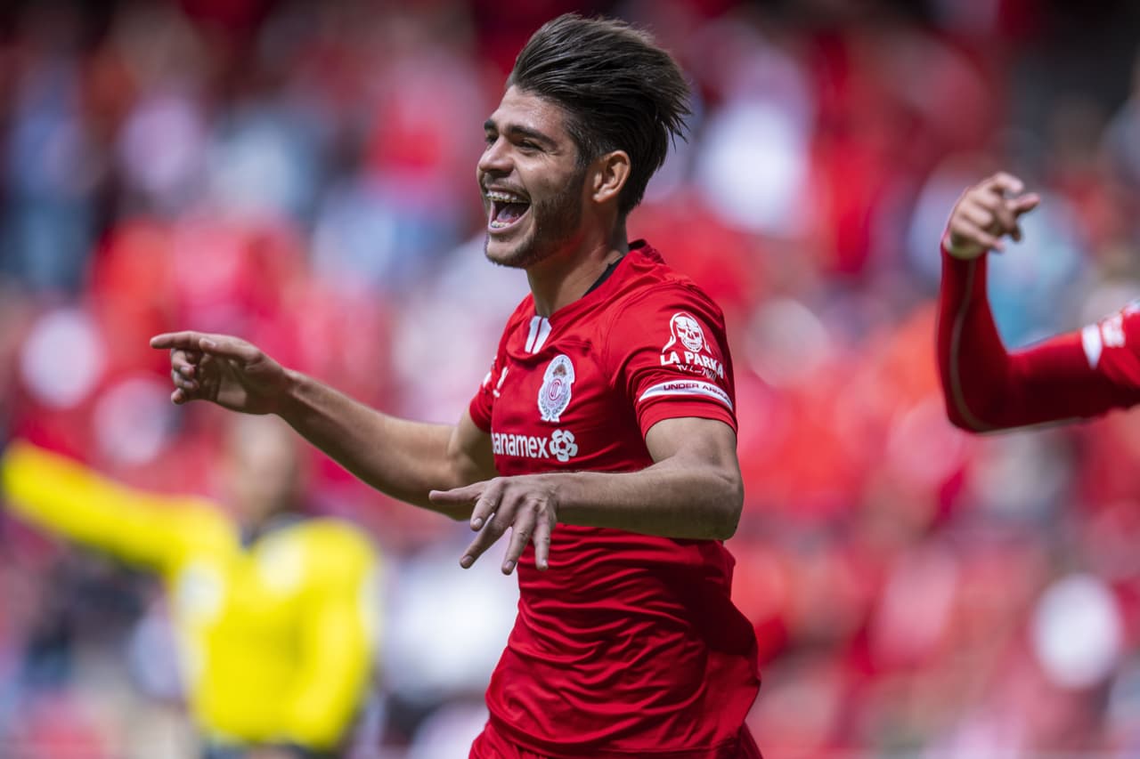 En un partido de volteretas, el Necaxa derrota a domicilio al Toluca 2-3 en un juego entretenido con gol de penal de Mauro Quiroga en el tiempo agregado.