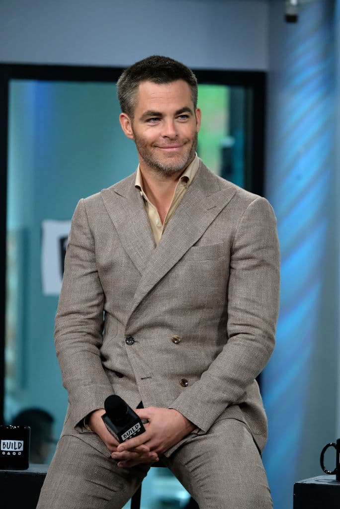 Star Trek Beyond (2016) - El USS Enterprise, la nave insignia de la Flota Estelar liderada por el capitán James T. Kirk, vuelve a surcar el universo para asegurarse de la protección de la Tierra y del resto de planetas aliados.
<br>