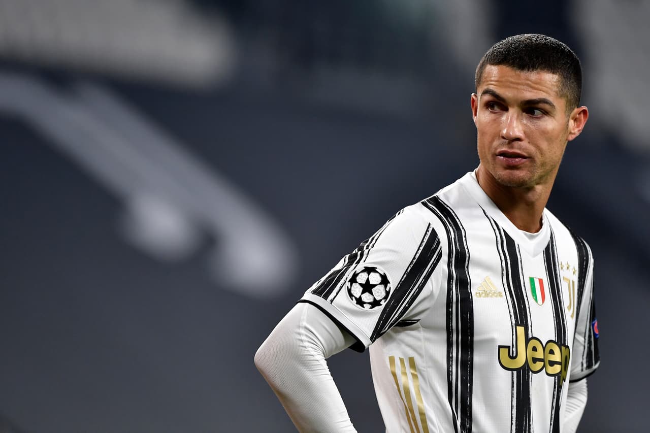 Juventus consigue victoria a los últimos minutos del encuentro ante el Ferencvaros. Myrto Uzuni le dio el primer tanto al equipo húngaro, pero después se vino el empate con gol de Cristiano Ronaldo. El desempate cayó al minuto 92 por parte de Alvaro Morata y sellan su pase a octavos de final de la UEFA Champions League.