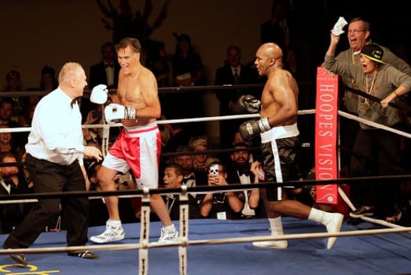 En el segundo round Romney demostró que sabe correr en el ring. Así estuvo hasta que su esposa tiró la toalla.