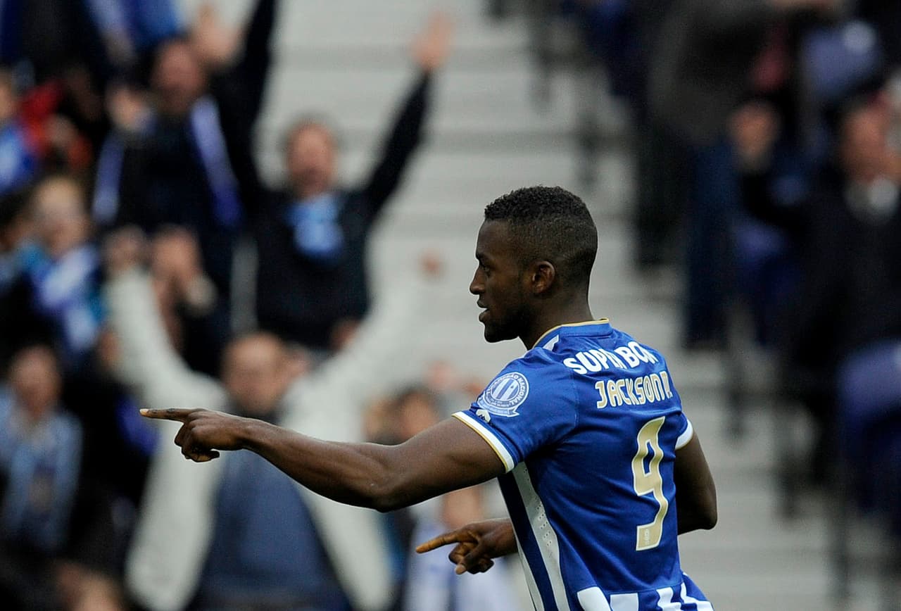 La carrera de Jackson Martínez ha ido en declive desde que salió del F.C. Porto en el año 2015 al Atlético de Madrid por cerca de 35 millones de euros –unos 39 millones de dólares–.