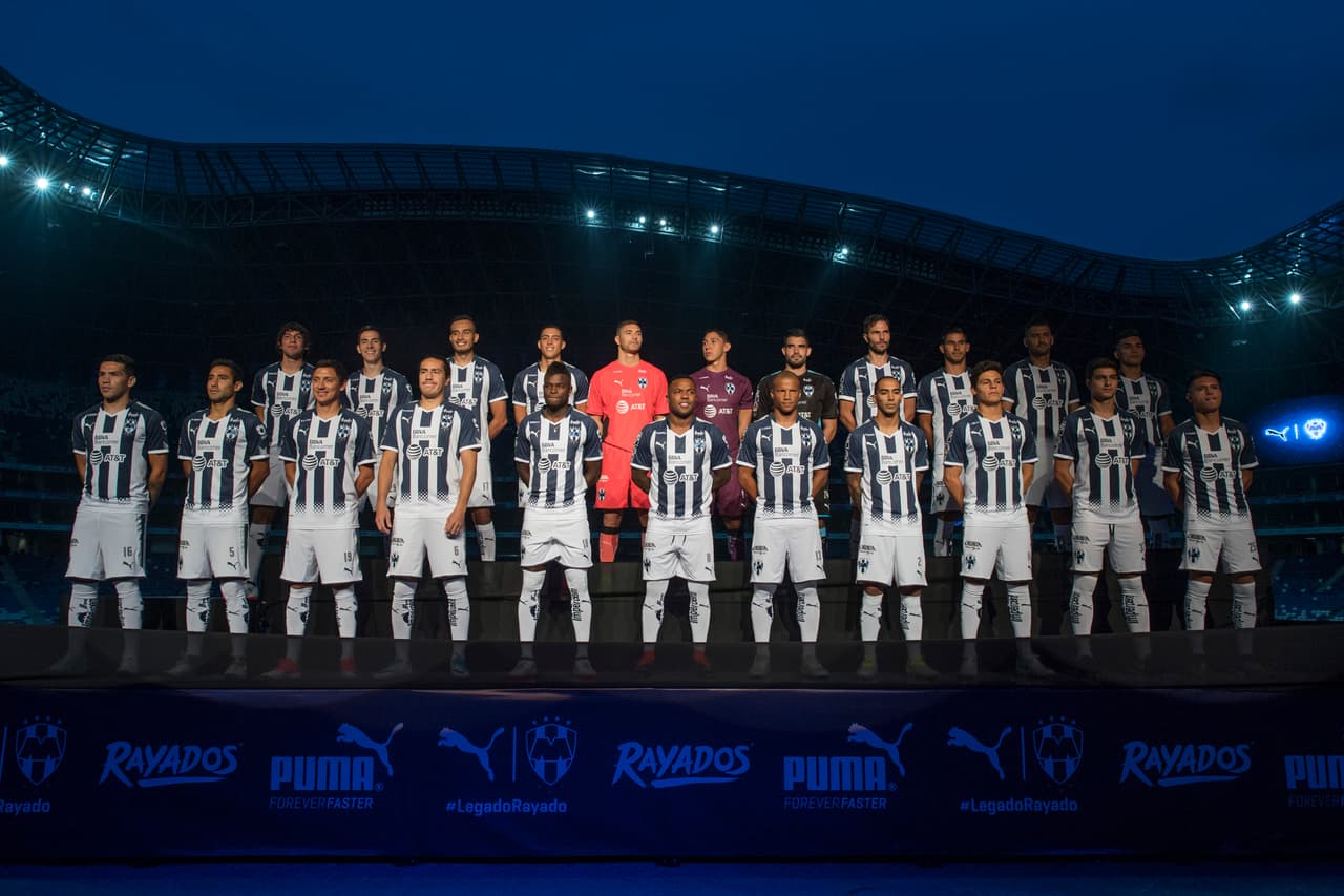 La marca alemana "reflejó los sentimientos y valores que inspiran al Club con una indumentaria que combina la tradición de los colores con la modernidad de la nueva línea", manifestó el club en un comunicado oficial.