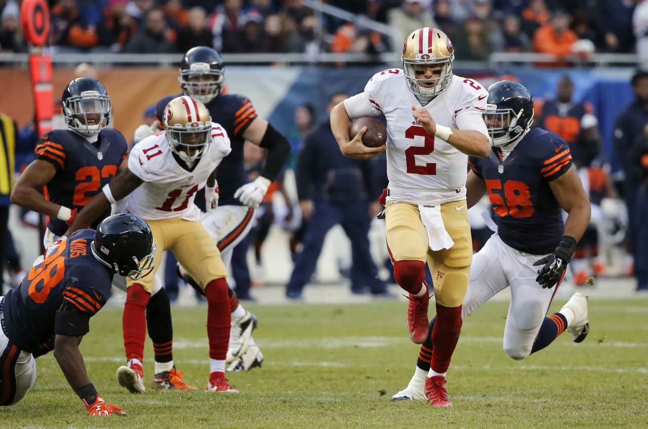 Blaine Gabbert tuvo un acarreo para touchdown de 44 yardas y lanzó el pase del triunfo de 71 yardas en tiempo extra a Torrey Smith para que los 49ers derrotaran 26-20 a los Bears.
