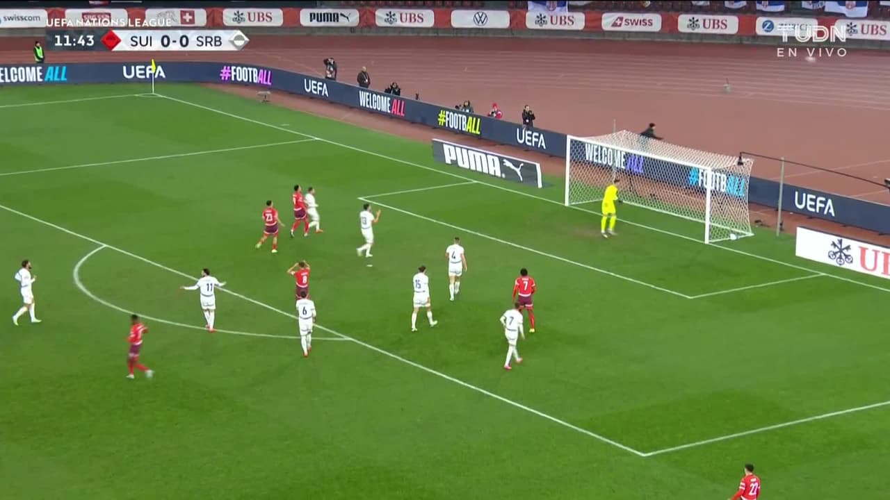 Edimilson Fernandes casi abre la cuenta para Suiza