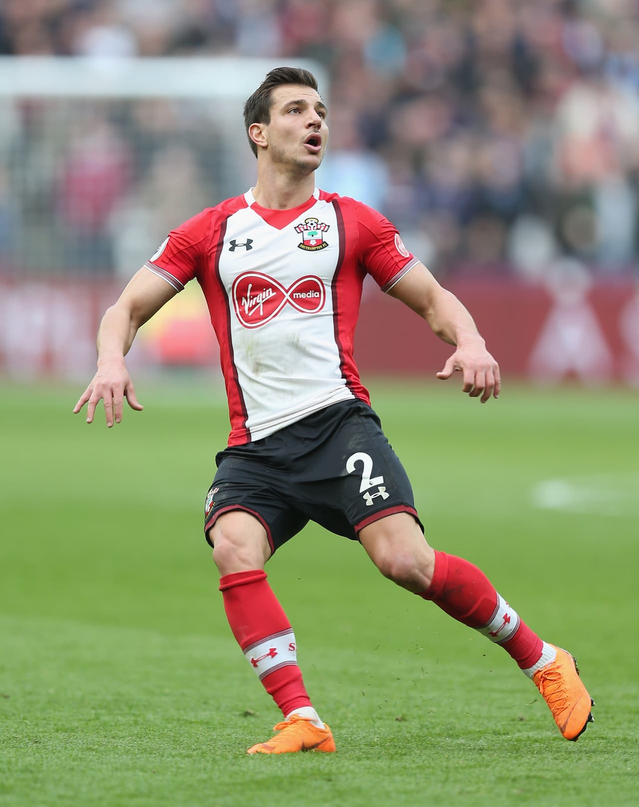 Cedric Soares ha tenido un buen rendimiento en el Southampton por lo que ya se habla de su posibilidad de pasar a un mejor equipo en la Premier. El Manchester United es el que más fuerte suena.