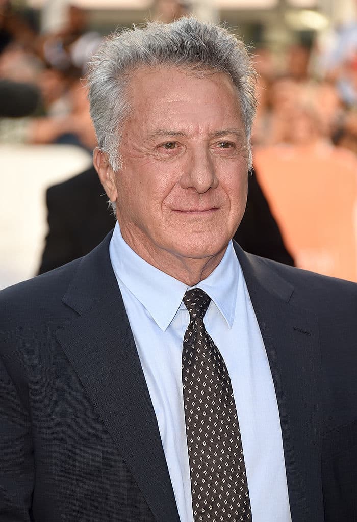 Cowboy de medianoche (1969) - Soñando con el éxito como cowboy de exhibición, el joven e ingenuo tejano Joe Buck se traslada a Nueva York, donde comienza a trabajar como gigoló seduciendo a mujeres maduras de Manhattan.
<br>