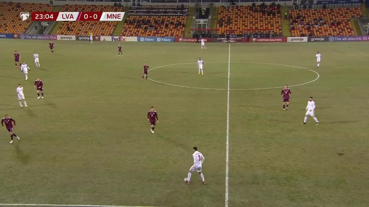 ¡TIRO ATAJADO! disparo por Raivis Andris Jurkovskis.