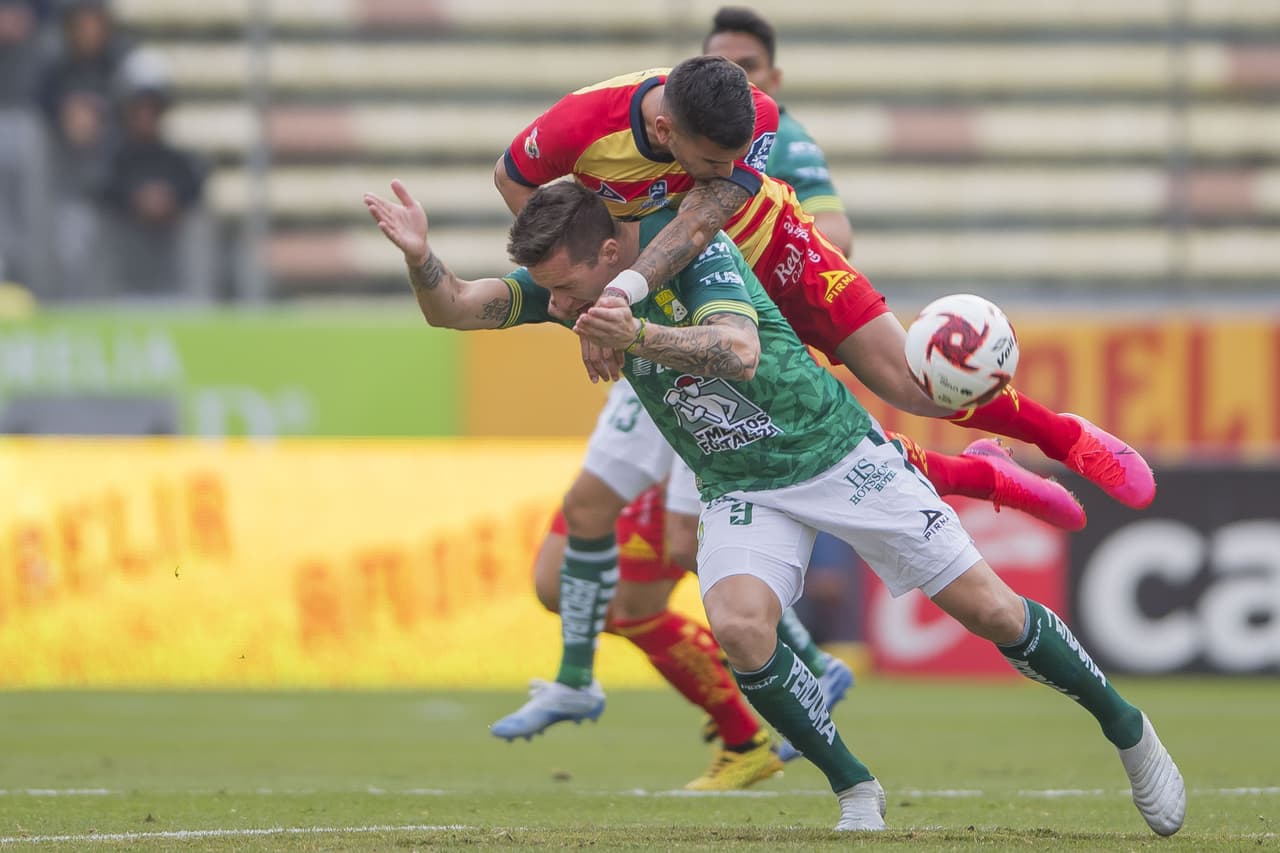 Con goles de Ángel Mena y Jean Meneses, León gana y se lleva los tres puntos a casa.