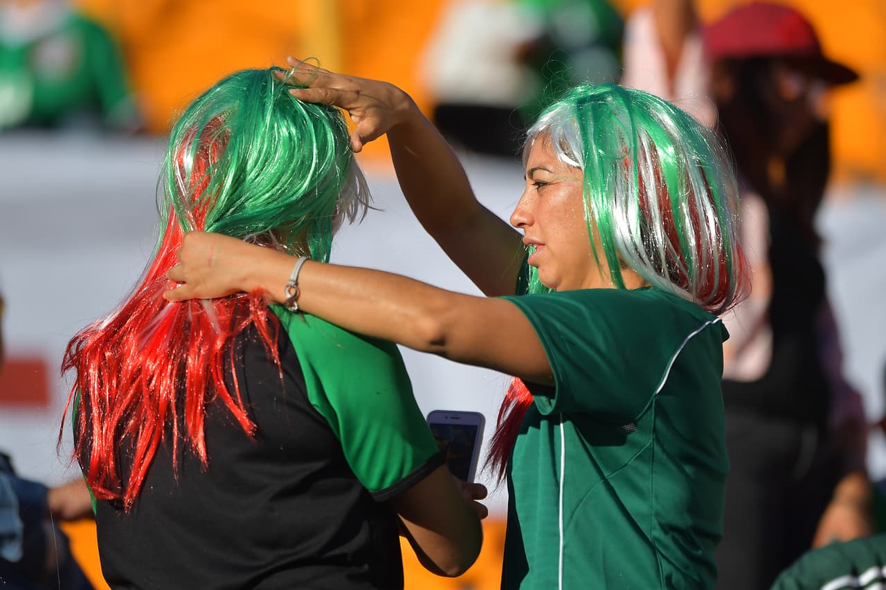 El Alfonso Lastras de San Luis Potosí se viste de gala para recibir a la Selección Nacional y los aficionados responden con banderas, maquillaje, disfraces y mucha emoción.