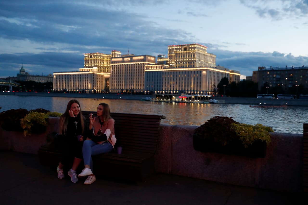 Lo cierto es que Rusia 2018, como en este caso el atardecer en el Gorky Park, ha sido un espacio lleno de colorido no solo por el fútbol y los hinchas, sino por los residentes y los turistas.