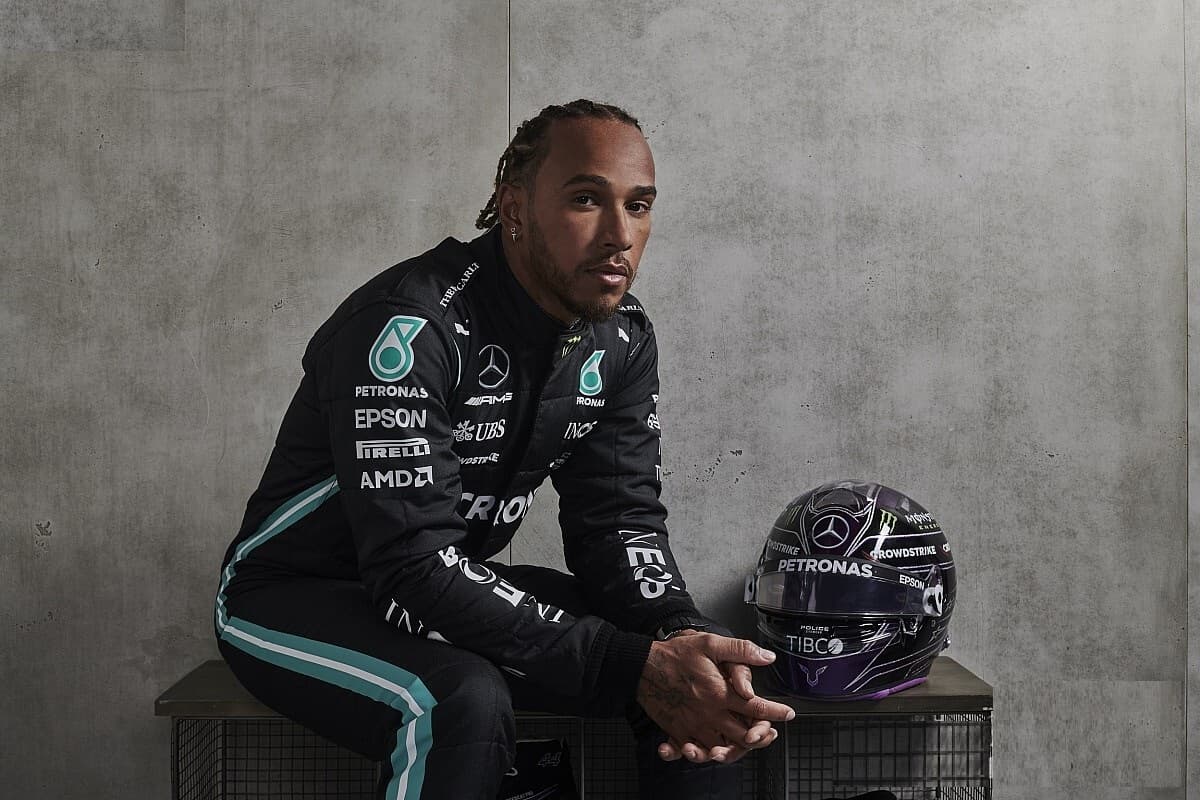 Hamilton no ve como prioridad el título; Mercedes presenta W12