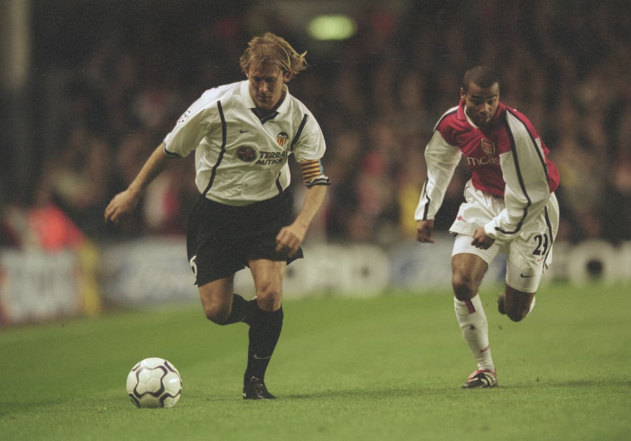 Ashley Cole tuvo una carrera remarcable como lateral zurdo y fue el mejor socio de David Beckham sobre el césped.