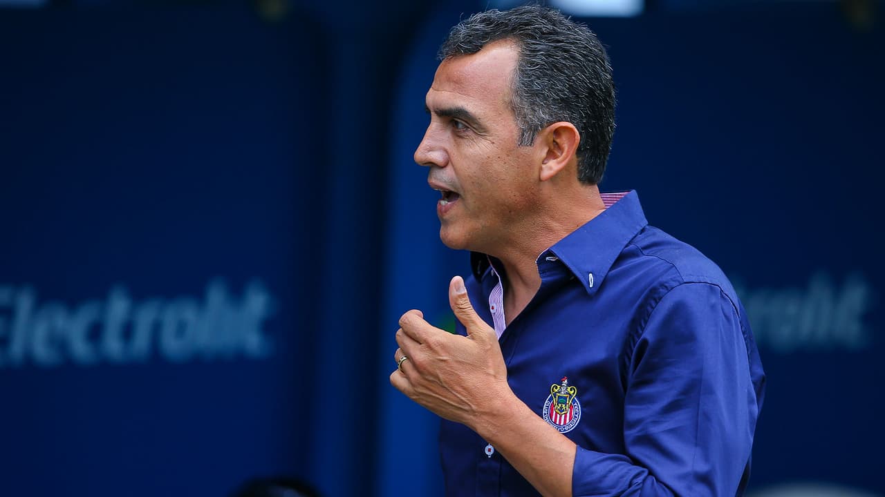 Cadena acepta fracaso y no sabe si continuará en Chivas