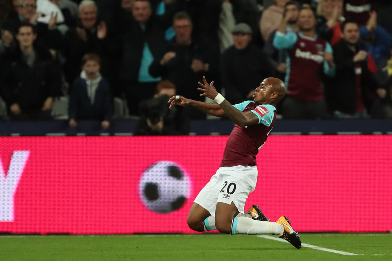 Cazó un balón muerto en el área chica y puso a festejar a toda la fanaticada del West Ham.