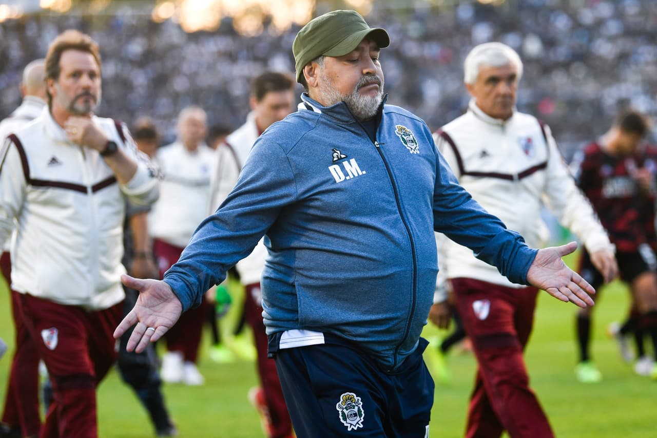 Maradona tiene escasas posibilidades de dirigir en 2020