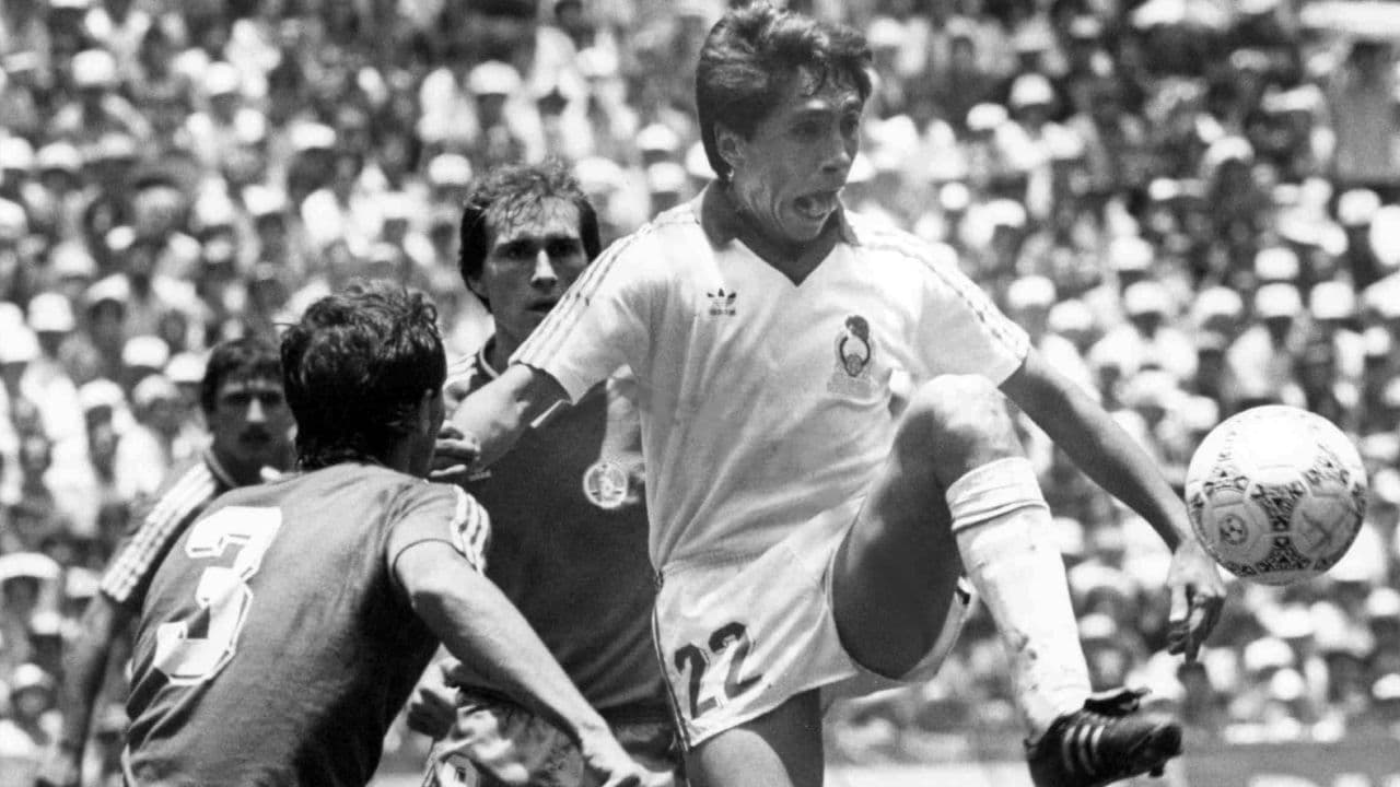 Manuel Negrete marcó un gol de tijera ante Bulgaria en México 1986.