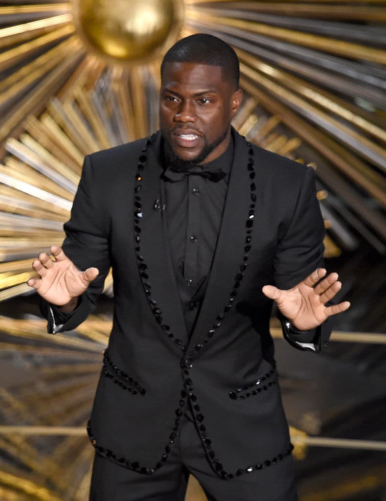 El comediante Kevin Hart estaba programado para ser el anfitrión en 2019, sin embargo, renunció a los pocos días después de la controversia derivada de sus últimos tweets homofóbicos.