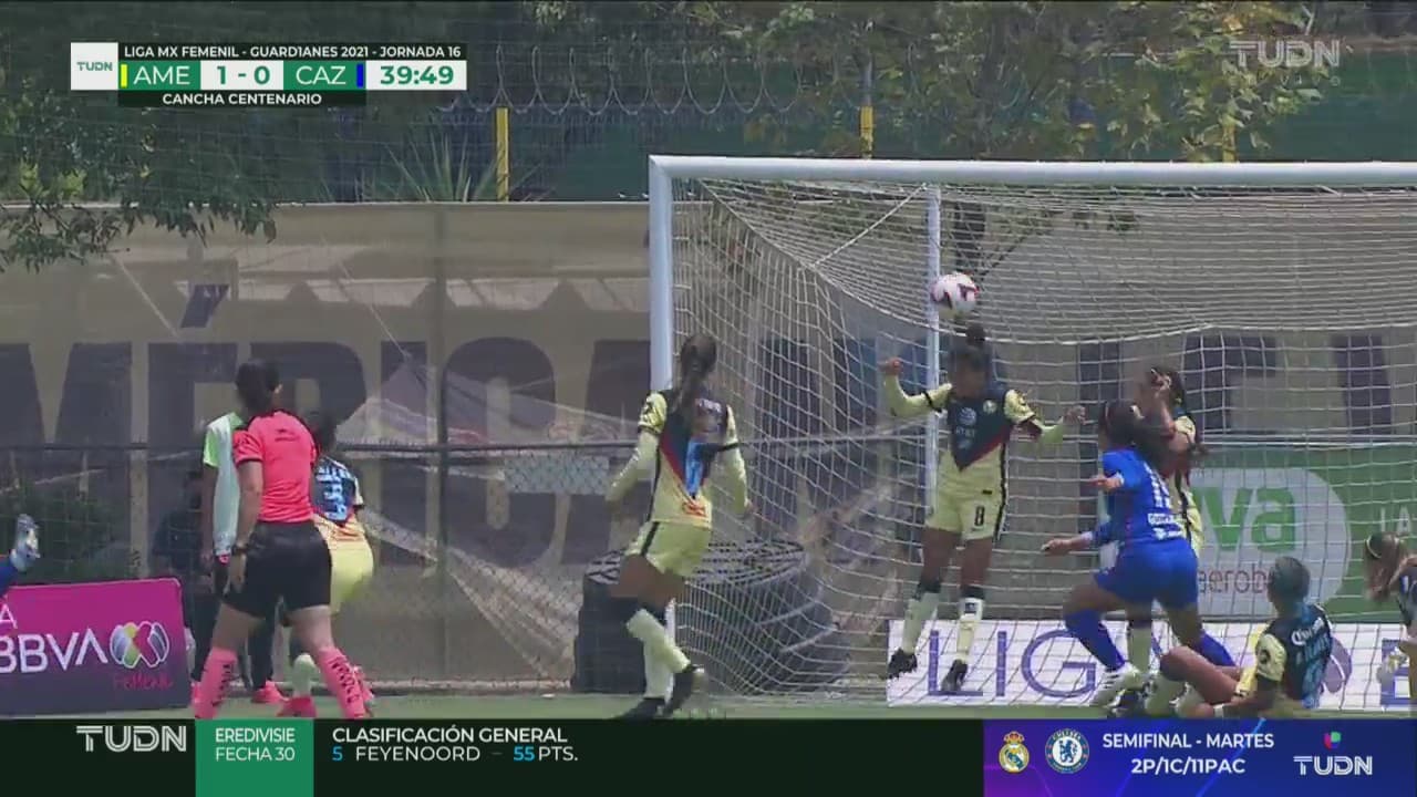 ¡Se salva América! Casandra Cuevas saca el balón en la línea