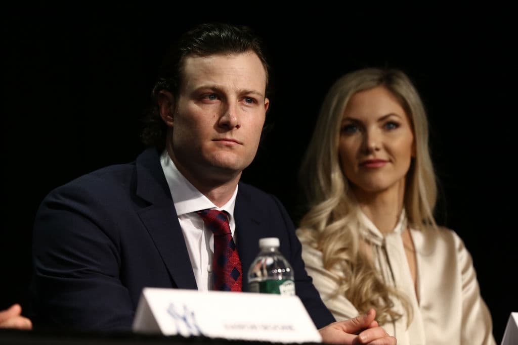 El pitcher llega como el Cy Young de la Liga Americana y con un contrato de 324 millones de dólares, procedente de los Houston Astros.