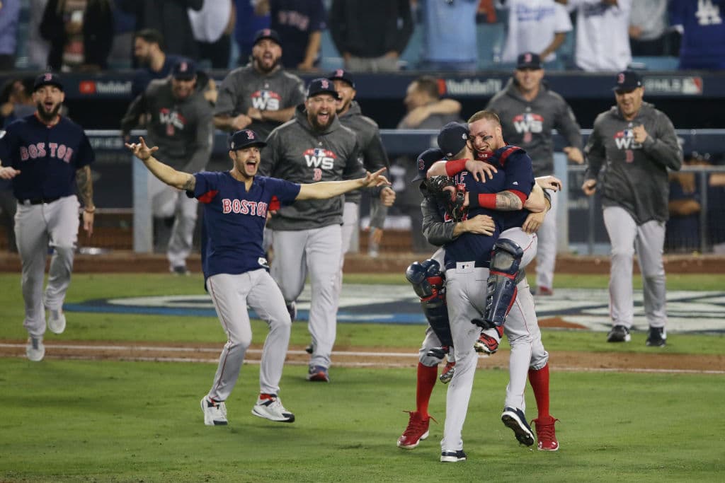 En 2004 los Boston Red Sox quebraron una sequía de 86 años sin un título. Pero desde entonces, han cosechado cuatro. Y así es como festejaron en 2018 en Dodger Stadium al ganar la Serie Mundial.