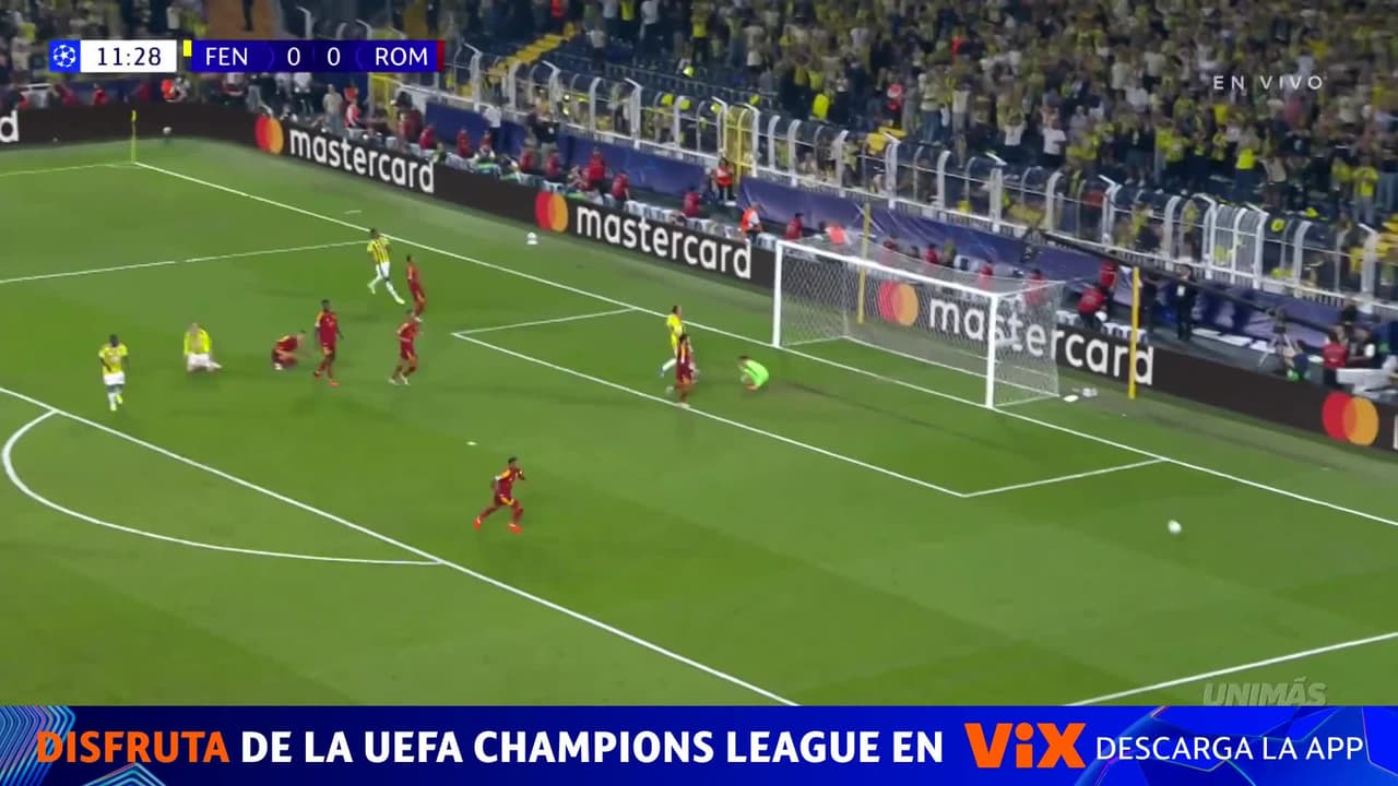 ¡FENERBAHÇE APRIETA! Svilar ya presume DOS ATAJADAS y salva a la Roma