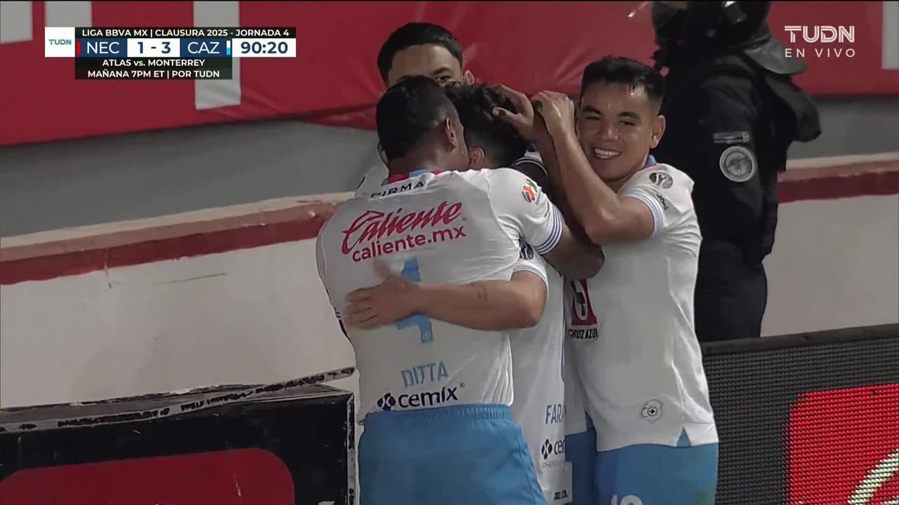 ¡La máquina marca el tercero! Faravelli se encuentra el rebote y marca el gol