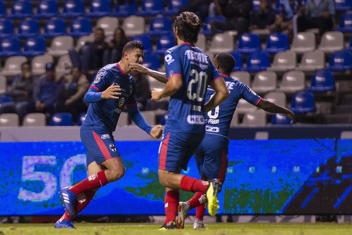 Los Rayados habían tomado la ventaja al minuto 42 gracias a Luis Madrigal (derecha).
