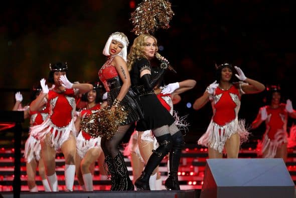 Para ello apareció sobre el escenario la cantante Nicki Minaj.