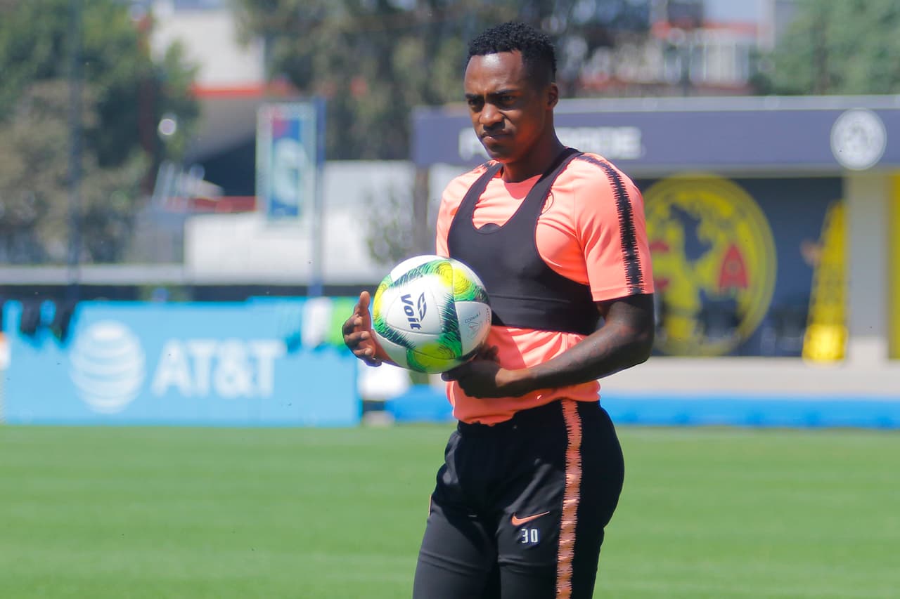 Oribe Peralta volvió a entrenar y su presencia en el entrenamiento de América genera liderazgo con miras al Clásico Nacional contra Chivas de Guadalajara en los Cuartos de Final de la Copa MX y en la Liga MX.