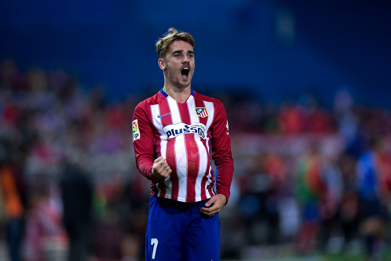 Ante la baja de nivel de Radamel Falcao, se decía que Chelsea podría pagar la cláusula de rescisión del francés Antoine Griezmann quien es la figura del Atlético de Madrid. Sin embargo, el Manchester United, otro grande en crisis, parece el equipo más adelantado en busca del francés. Podría pagar lo que sea que le pidan los 'Colchoneros'.