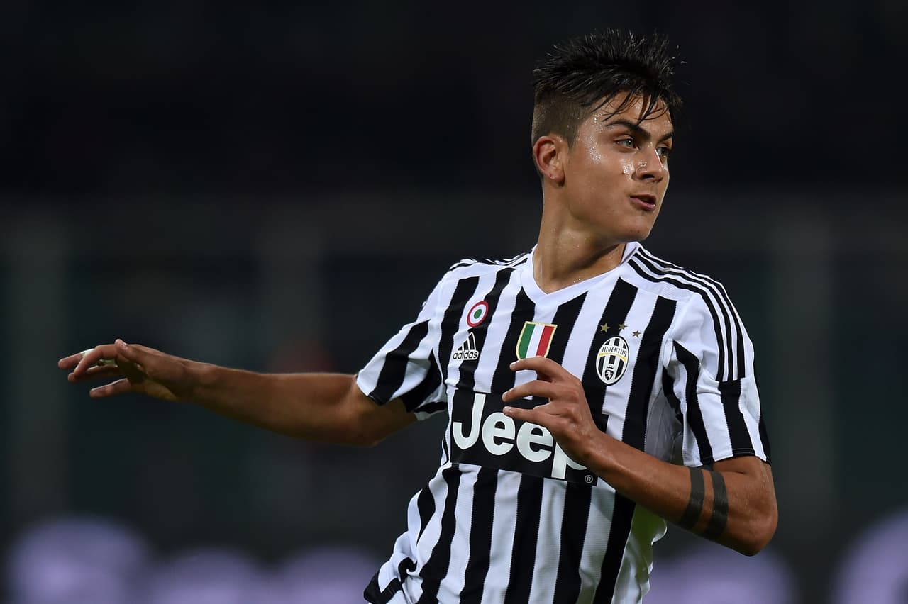 Ante esta situación, los 'culés' están juntando euros para comprar al joven ariete argentino sensación de la Juventus, Paulo Dybala. Los catalanes estarían dispuestos a pagar 60 millones de euros por el jugador de 22 años que hasta ahora ha marcado 12 goles en los 16 partidos de Serie A que ha jugado. Barcelona quiere a este talentoso argentino y lo quiere ya.