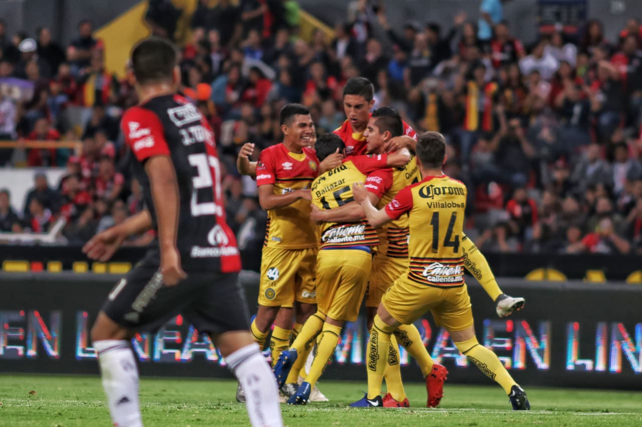 Corrían los 27 minutos de partido cuando la U de G se fue adelante en el marcador con ese cobro exitoso desde los 11 pasos que le hacía justicia a los 'visitantes'.