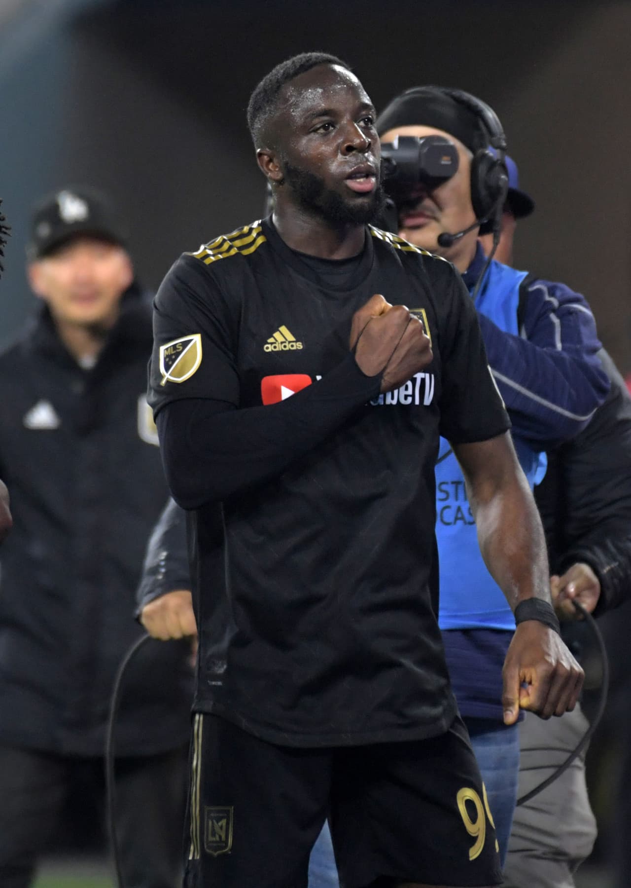 Sin frío, y con mucha emoción, Adama Diomandé le dio un agónico triunfo por 2-1 a LAFC sobre Sporting Kansas City.