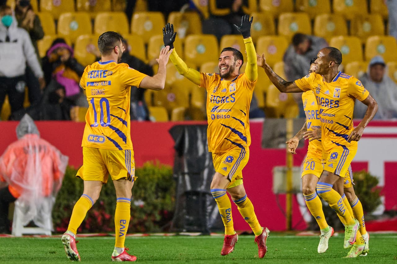 En un partido frenético y lleno de goles los Tigres derrotaron al equipo de Mazatlán.